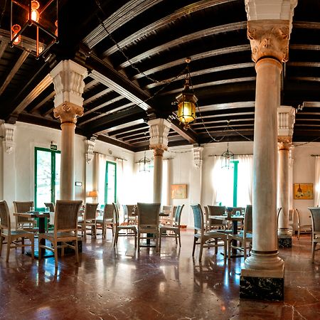 Alcalá de Guadaira Hotel Oromana מראה חיצוני תמונה