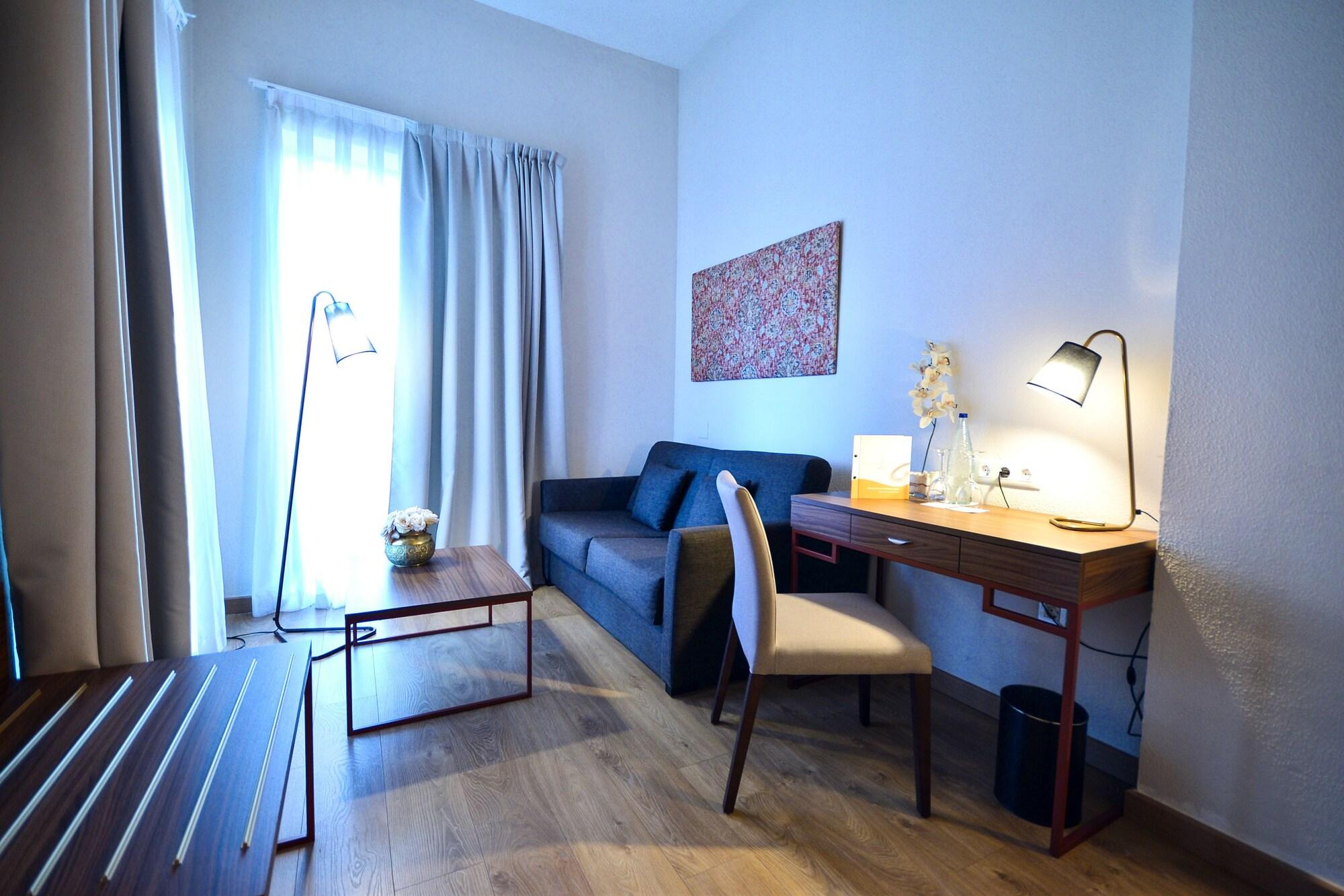 Alcalá de Guadaira Hotel Oromana מראה חיצוני תמונה