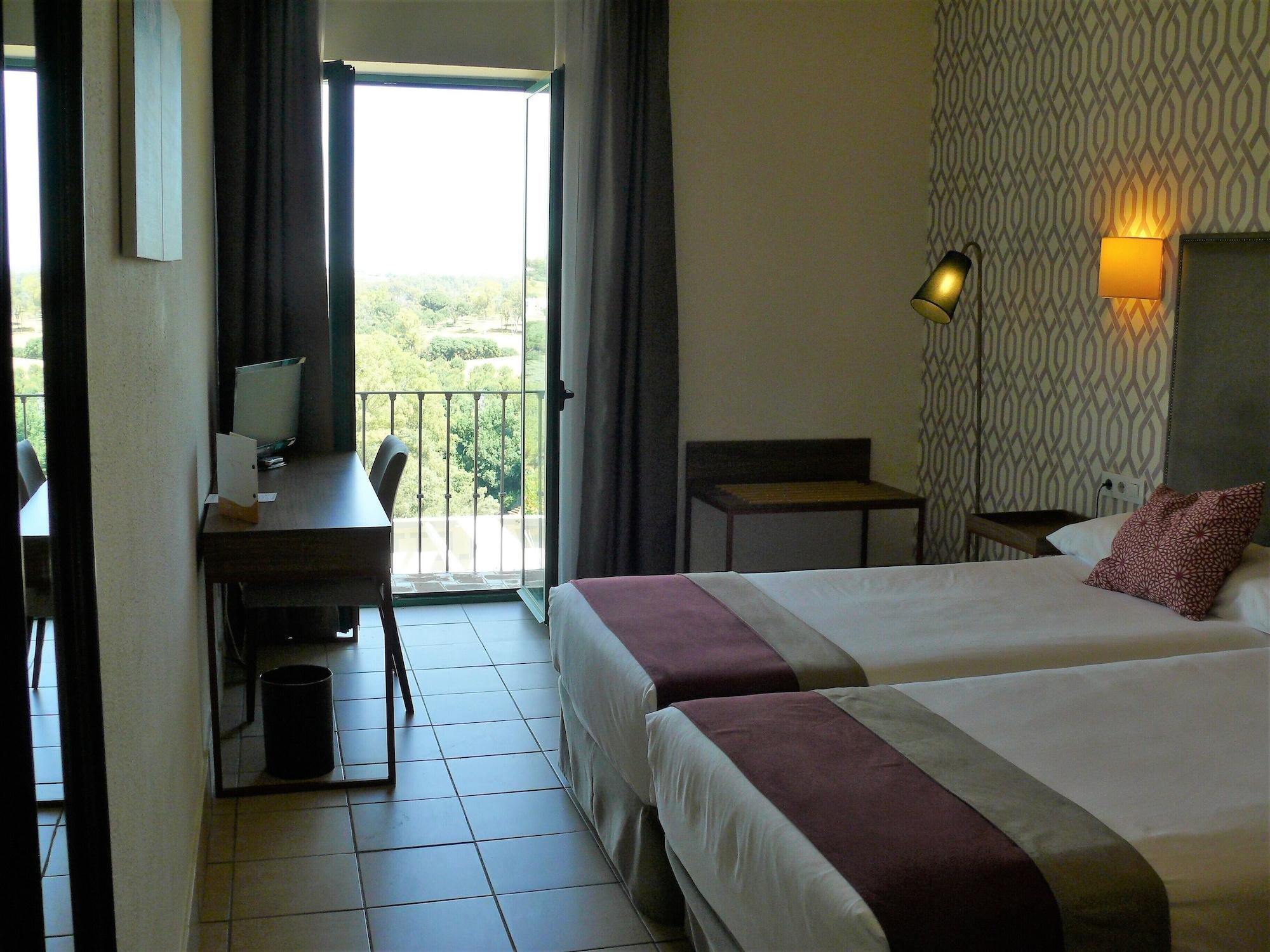 Alcalá de Guadaira Hotel Oromana מראה חיצוני תמונה