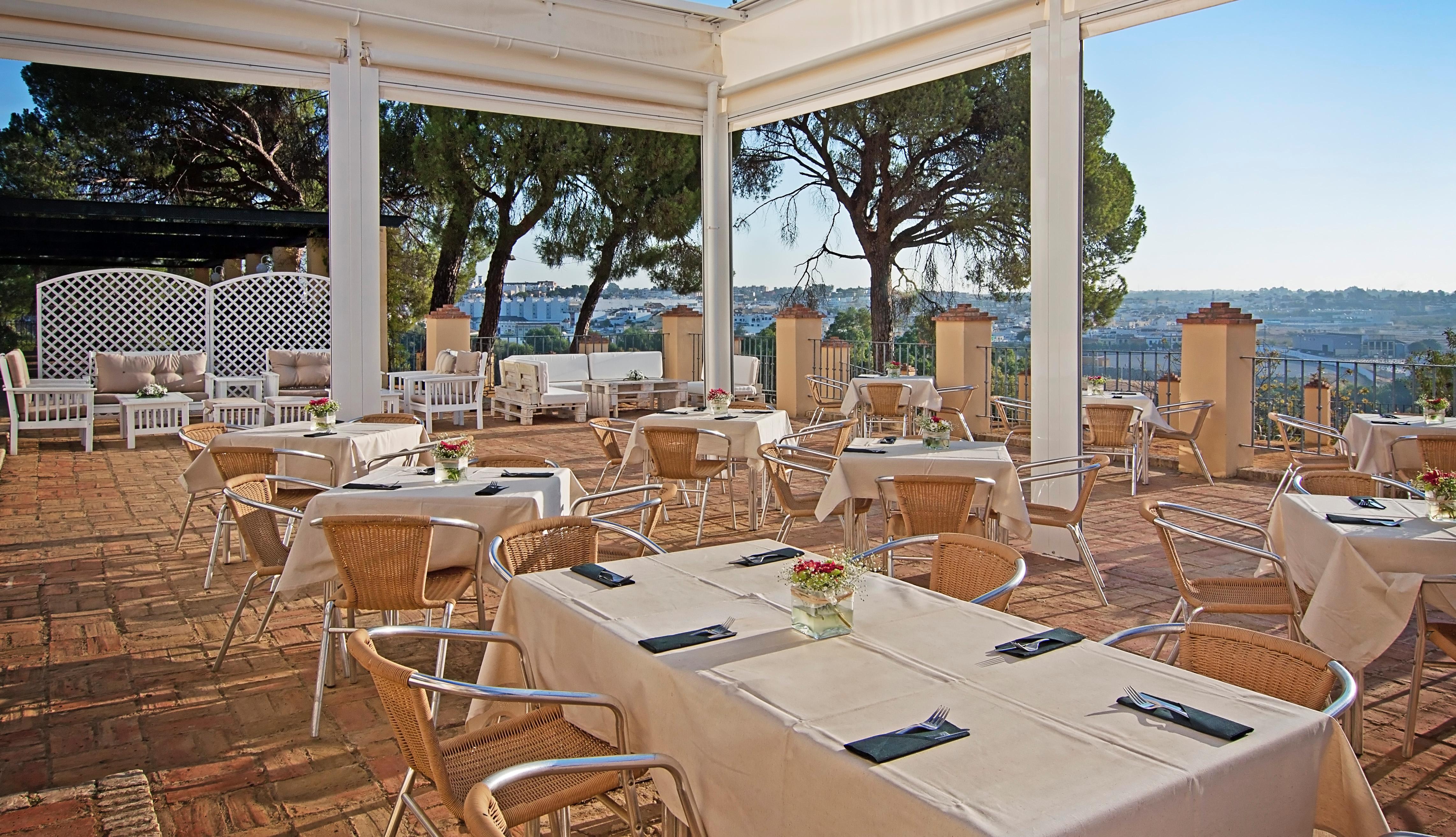 Alcalá de Guadaira Hotel Oromana מראה חיצוני תמונה