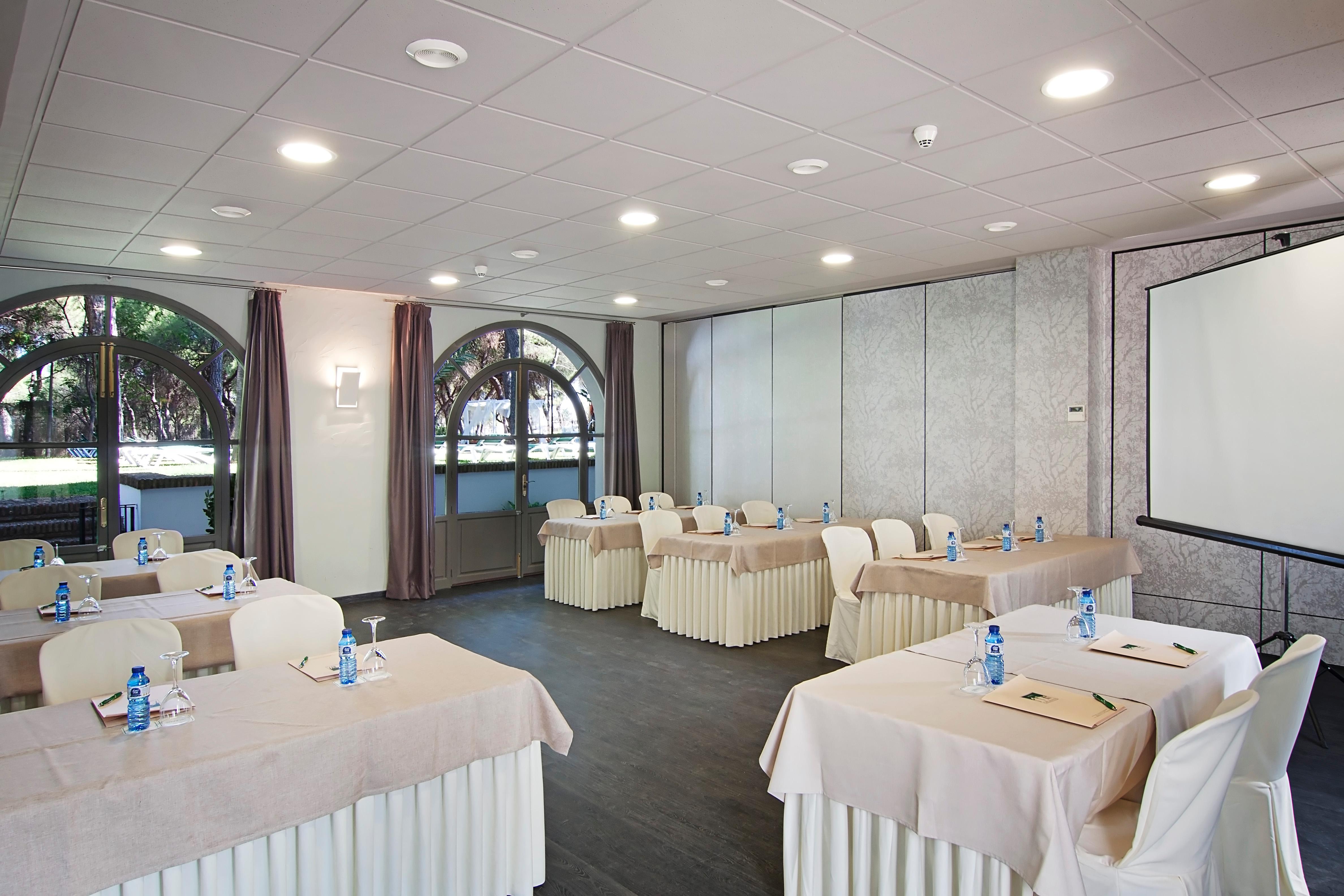Alcalá de Guadaira Hotel Oromana מראה חיצוני תמונה