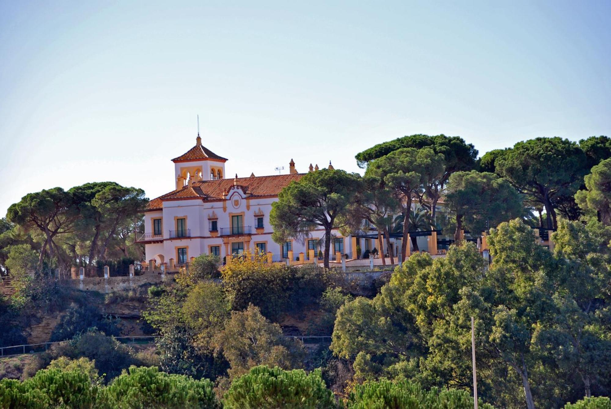 Alcalá de Guadaira Hotel Oromana מראה חיצוני תמונה