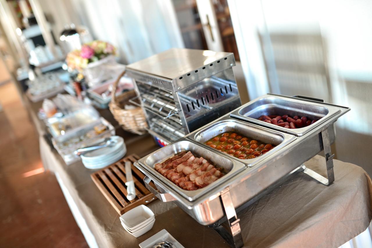Alcalá de Guadaira Hotel Oromana מראה חיצוני תמונה